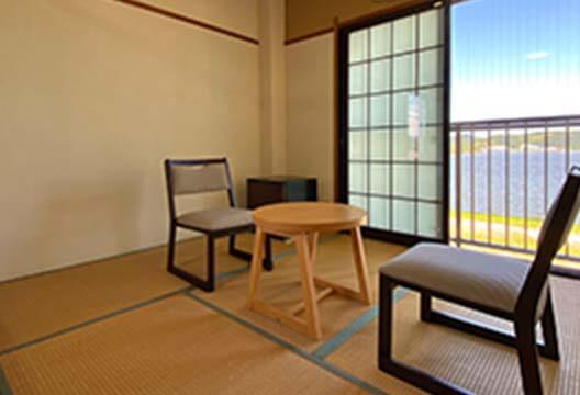 和室12.5畳（トイレ付き）<