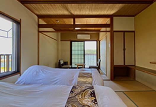和室12.5畳（トイレ付き）<